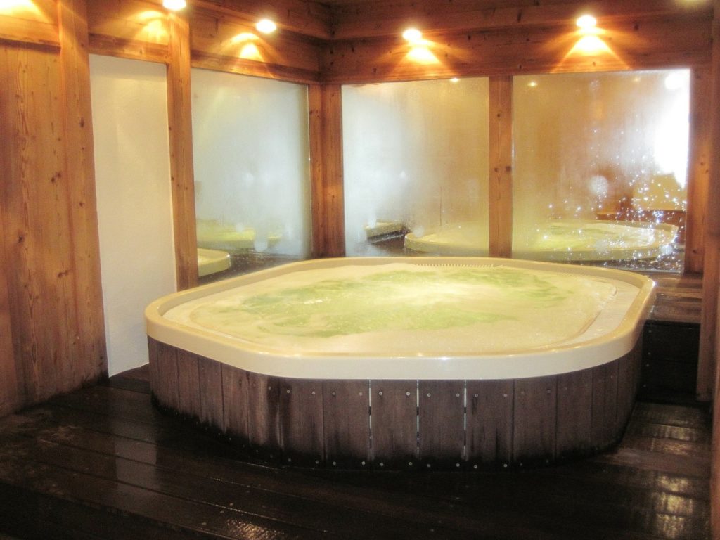 chambre-avec-jacuzzi