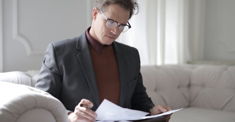 consultez un avocat en droit de la famille pour résoudre vos problèmes juridiques familiaux avec expertise et compassion. obtenez des conseils fiables et des solutions adaptées à votre situation.